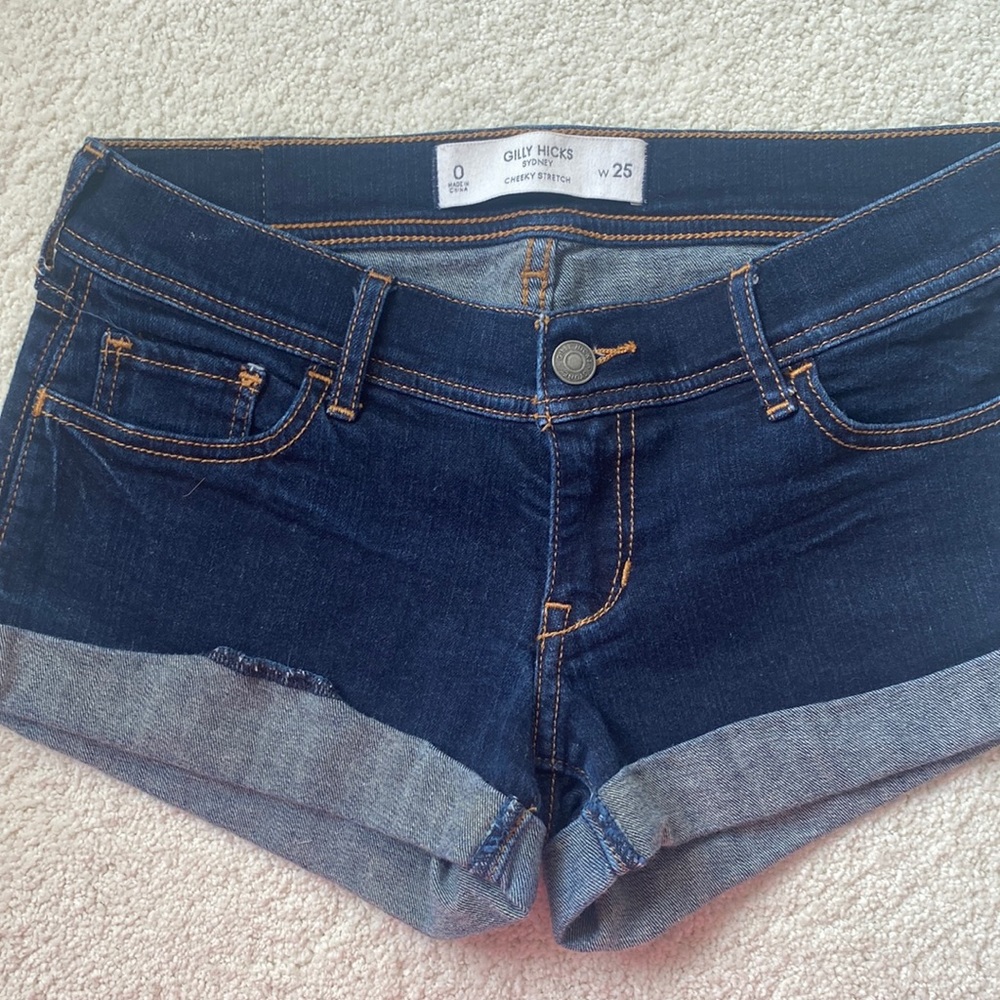 Gilly Hicks cheeky stretch shorts / junior